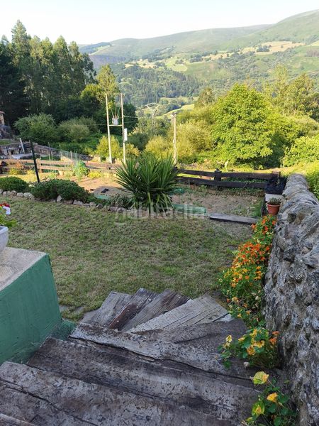 Foto a499d3b9-9952-40dd-b478-1bb7425f1058. Casa adossada amb calefacció a Luena