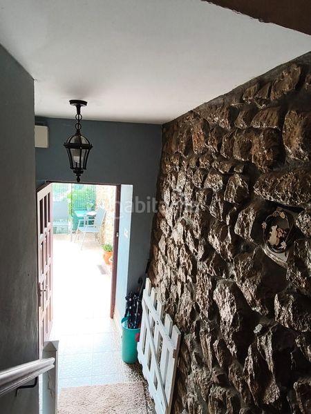 Foto bdf5d9ef-e1b6-45e3-9b4e-3740d784c8a1. Casa adossada a Herrera Camargo