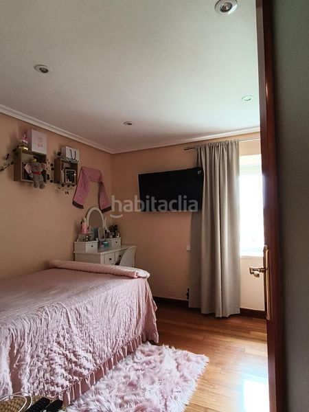 Foto e22219cd-5380-42ed-b1e9-68989ba3d54d. Casa adossada a Herrera Camargo
