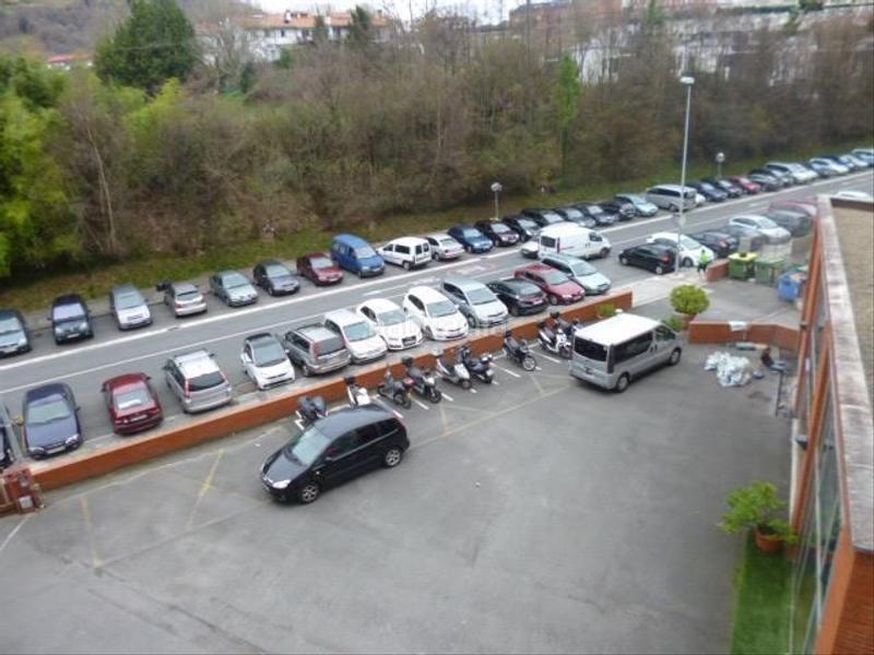 Foto c65f4c9a-d4cc-4bb3-b277-dd98f0a29069. Parking coche en Ibaeta Donostia - San Sebastián