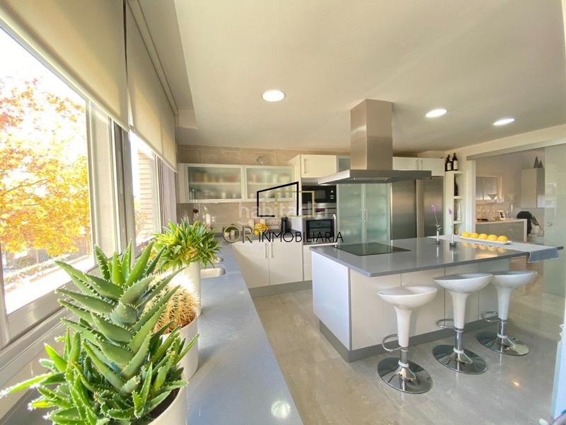 Foto 7f9788dd-c1e3-448c-936a-baf41d266083. Casa  de lujo 3 hab, 4 baños, 4 plantas, ascensor, garaje en Vilafranca del Penedès