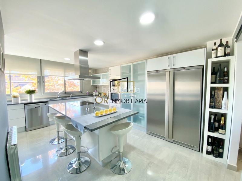 Foto cbbbdc70-82ed-4a85-b10b-1c94ac42eed2. Casa  de lujo 3 hab, 4 baños, 4 plantas, ascensor, garaje en Vilafranca del Penedès