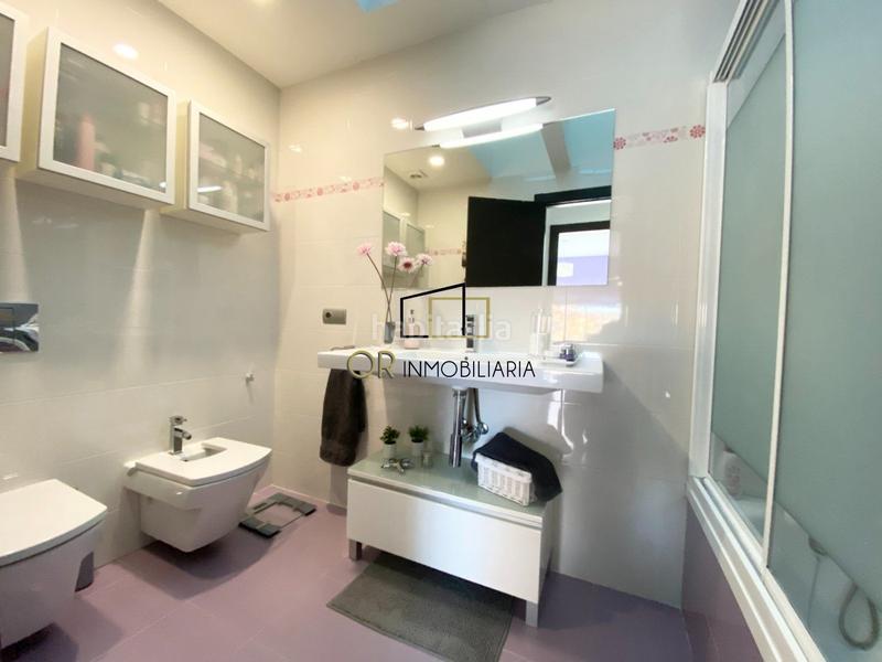 Foto e865eebe-1b4f-4efb-a5a8-c567dd1114a8. Casa  de lujo 3 hab, 4 baños, 4 plantas, ascensor, garaje en Vilafranca del Penedès