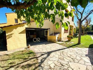 House in Pacs del Penedès. Casa en pacs del penedès