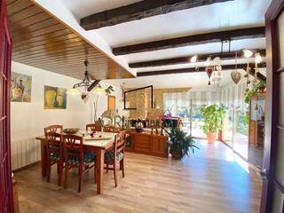 Casa a Pacs del Penedès. Casa en pacs del penedès