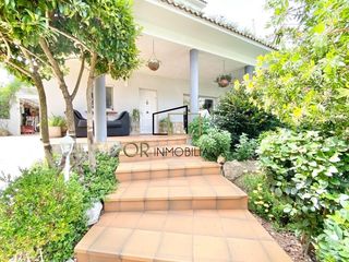 Casa in Mediona. Excelente casa de 4 habitaciones, 3 baños y piscina en sant elie