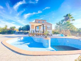 Casa en Mas Borrs-Coto del Rey. Casa independiente de 5 habitaciones, jardn con piscina y garaj