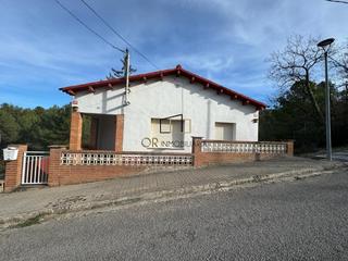 Casa a Pontons. Casa de tres habitaciones y jardín en pontons
