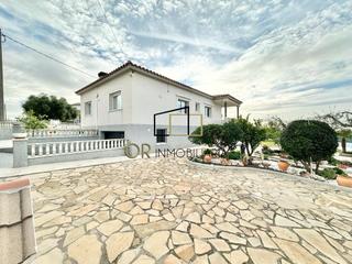 Maison à Llorenç del Penedès. Casa independiente de  4 hab., jardín, piscina, garaje y barbaco