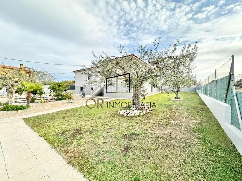Foto 5f353bf8-becf-4eed-926e-ac531e5dc194. Casa  independiente de 4 hab., jardín, piscina, garaje y barbacoa en el priorat de banyeres en Llorenç del Penedès