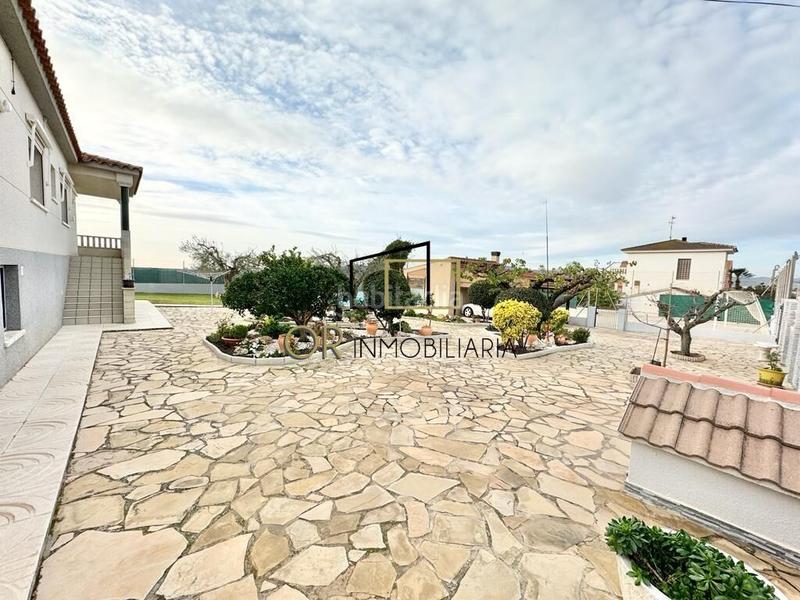 Foto 9f3200f2-63a4-404e-ae65-6a68ddd27f55. Casa  independiente de 4 hab., jardín, piscina, garaje y barbacoa en el priorat de banyeres en Llorenç del Penedès