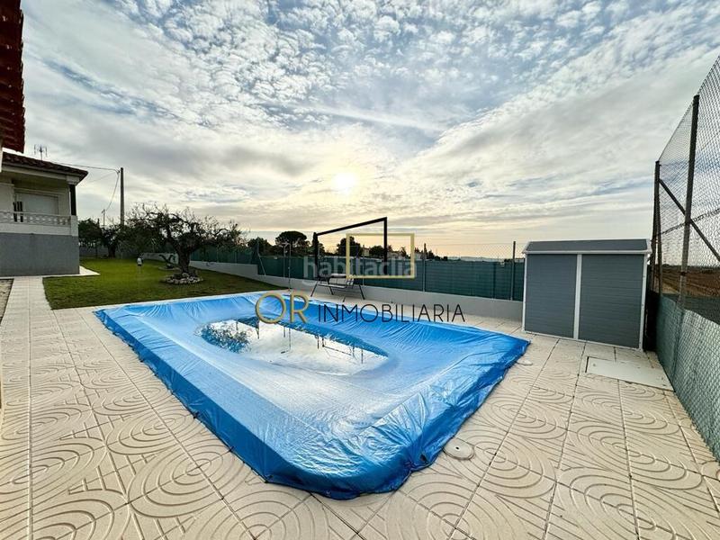 Foto f6ca7e0a-05ca-45c9-bb89-26a4da9a55d0. Casa  independiente de 4 hab., jardín, piscina, garaje y barbacoa en el priorat de banyeres en Llorenç del Penedès