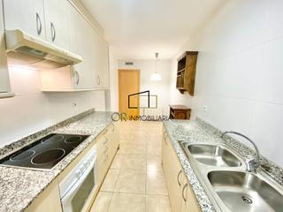 Pis a Avinyonet del Peneds. Piso exterior, 3 hab, 2 baos, balcn, asc, parking para inverso