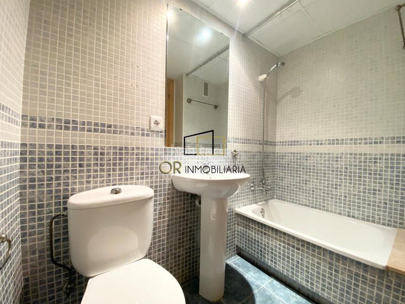 Foto 65f885f9-c9cb-40a2-badc-60ea09079195. Piso  exterior, 3 hab, 2 baños, balcón, asc, parking para inversores en Avinyonet del Penedès