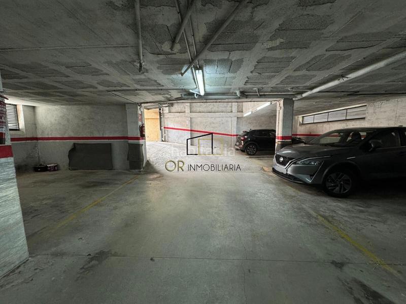 Foto 254bce76-91fe-4b8c-b3ad-cfdfcb23aea4. Parking coche plaza de aparcamiento en calle beneficència en el barrio de les clotes, en Vilafranca del Penedès