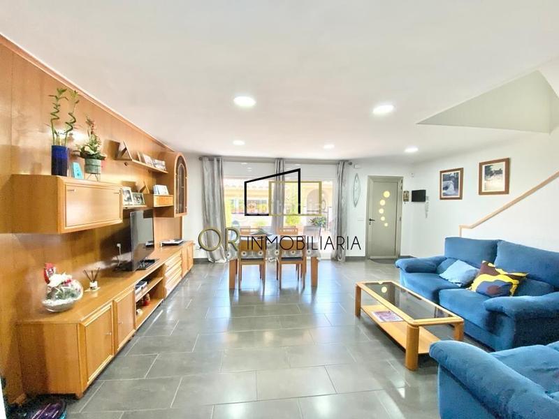 Foto 4d7008cc-b24f-4f75-99cc-5c8155d1e207. Casa  adosada con terraza, jardín y 4 habitaciones en Santa Margarida i els Monjos