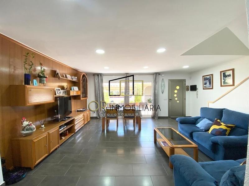 Foto c3fe4e02-260f-472d-88d7-612e21caa958. Casa  adosada con terraza, jardín y 4 habitaciones en Santa Margarida i els Monjos