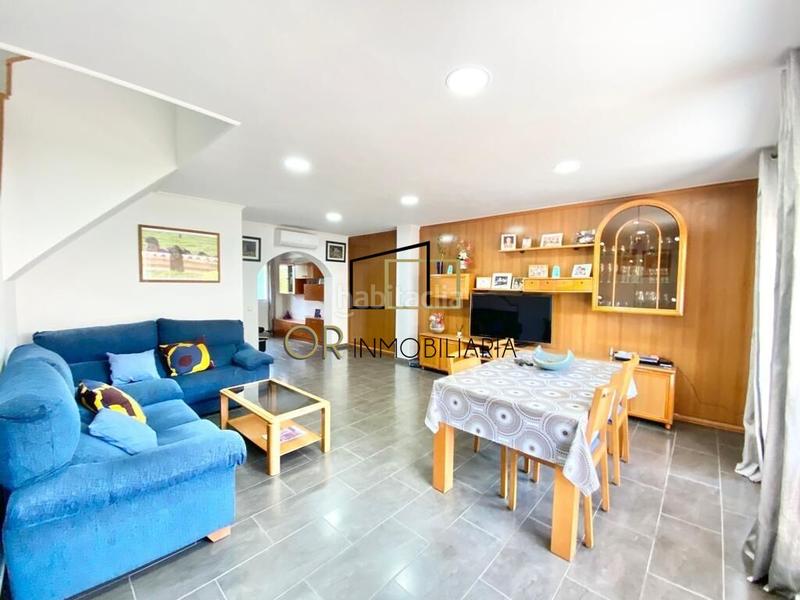 Foto d15a4968-3437-49d2-a1ac-5f947945ff91. Casa  adosada con terraza, jardín y 4 habitaciones en Santa Margarida i els Monjos