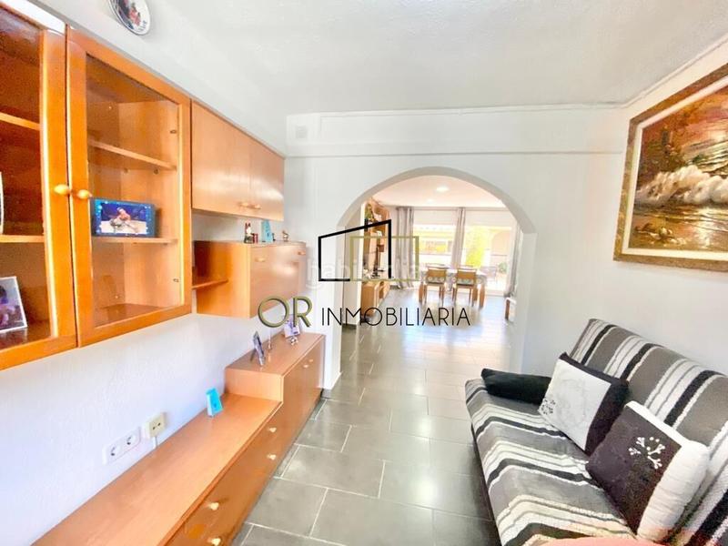 Foto f401f749-51a3-4d91-b6ec-0352f43f2a9e. Casa  adosada con terraza, jardín y 4 habitaciones en Santa Margarida i els Monjos