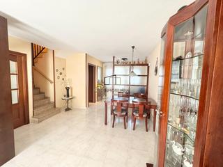 Casa a Els Monjos. Casa de 4 habitaciones con jardn en santa margarida i els monjo