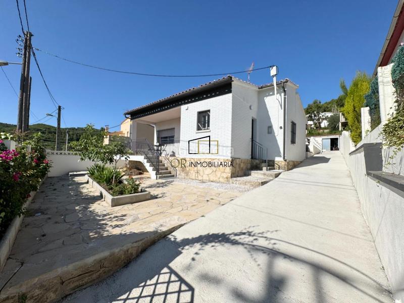 Foto 6359e762-ec31-46b1-9f6d-1407b29b8291. Casa acogedora casa independiente con jardín, piscina y sala de fiestas en Pontons