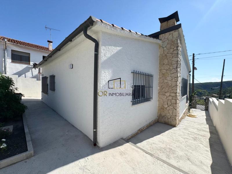 Foto 6955d9f4-edb3-44b6-bd5a-82084560dc28. Casa acogedora casa independiente con jardín, piscina y sala de fiestas en Pontons