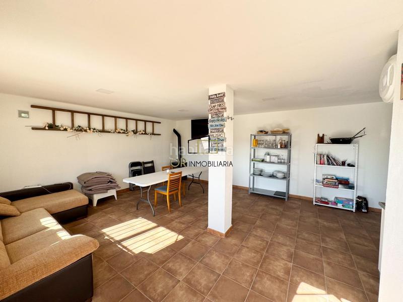 Foto 7aa6bbe5-a8c3-48f0-8e87-960b648904b0. Casa acogedora casa independiente con jardín, piscina y sala de fiestas en Pontons