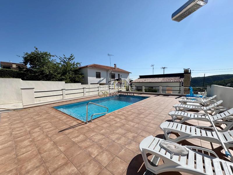 Foto dbaac758-7f05-478a-bb3c-9c65d6291410. Casa acogedora casa independiente con jardín, piscina y sala de fiestas en Pontons
