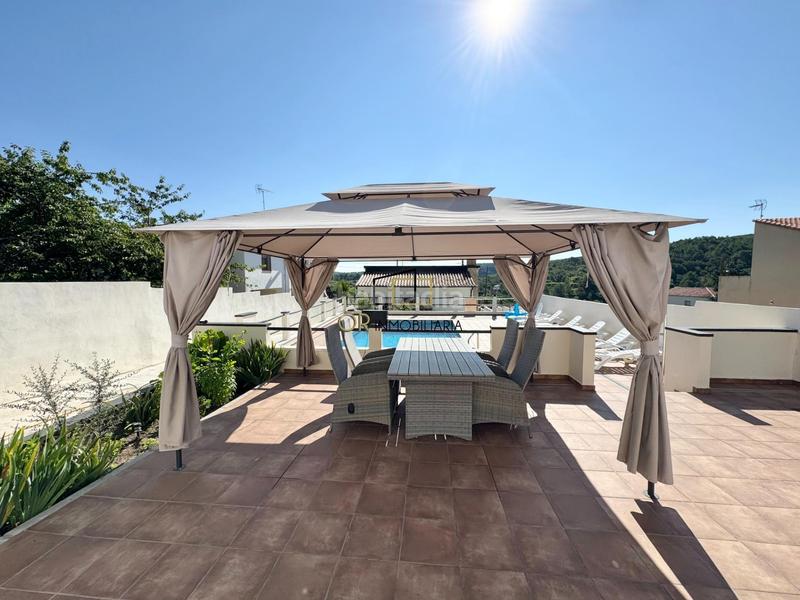 Foto f58ca408-d210-44f7-b156-776555549145. Casa acogedora casa independiente con jardín, piscina y sala de fiestas en Pontons