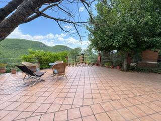 Casa a Mediona. Casa con dos viviendas y espectacular entorno natural en can ver