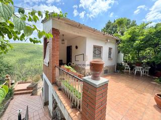 Casa a Mediona. Casa con dos viviendas y espectacular entorno natural en can ver