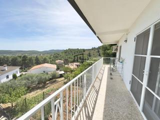 Casa a Torrelles de Foix. Encantadora casa con jardín y vistas despejadas en can coral, to