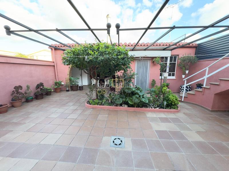 Foto 4ac04dde-5b06-422e-9f27-01e64fa9b6a9. Casa encantadora casa familiar con dos viviendas y espacio exterior en moja, olerdola en Olèrdola