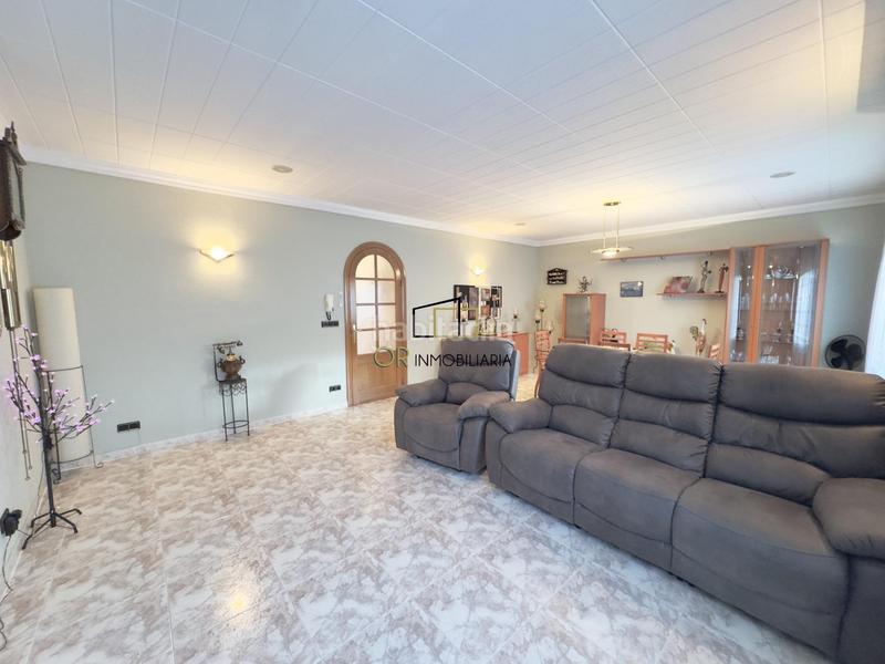Foto fb91ca1b-8724-4842-a295-5f090599a868. Casa encantadora casa familiar con dos viviendas y espacio exterior en moja, olerdola en Olèrdola