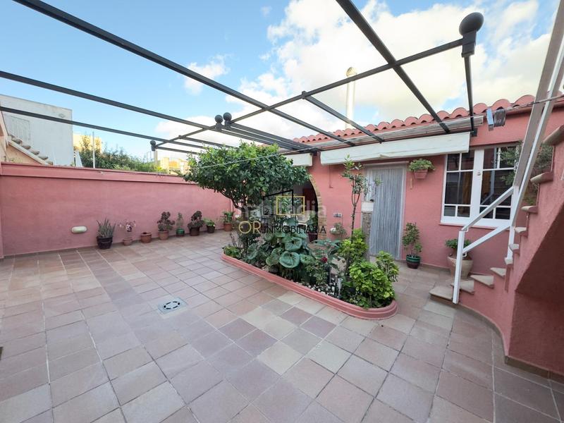 Foto fed34f3d-7e8f-4b54-aabd-51a59bfc191d. Casa encantadora casa familiar con dos viviendas y espacio exterior en moja, olerdola en Olèrdola