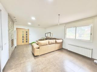 Maison à Torrelles de Foix. Casa en una planta con jardín y parcela de 1.700 m en la plana d