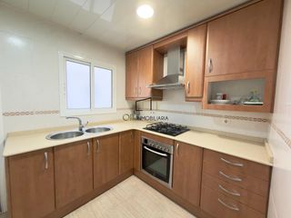 Pis a Poble Nou. Piso de 4 habitaciones en poble nou, cerca del centro de vilafra