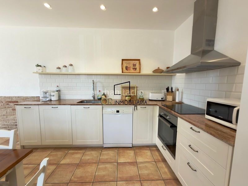 Foto d54b5435-3e82-41d9-88aa-0982ca89a055. Casa a Font-rubí
