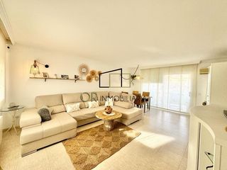 Maison à Banyeres del Penedès. Casa adosada de 3 habitaciones, jardín, piscina y garaje en bany