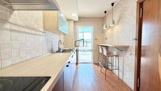 Piso en Barceloneta -  Molí d´en Rovira. Amplio piso de 4 habitaciones con terraza y parking en la barcel