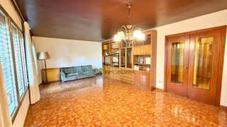 Pis a Poble Nou. Amplio piso vpo de 4 habitaciones con parking y trastero en pobl