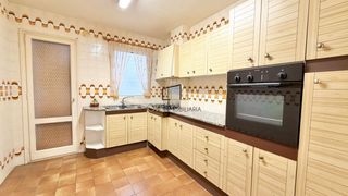 Piso en Poble Nou. Amplio piso vpo de 4 habitaciones con parking y trastero en pobl