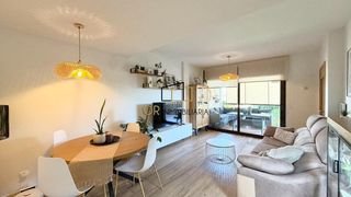 Casa a Sant Quintí de Mediona. Elegante vivienda con garaje privado, terrazas y piscina comunit