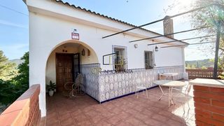 Casa a Bisbal del Penedès (La). Casa de 3 habitaciones con jardín, piscina y garaje en la masiet