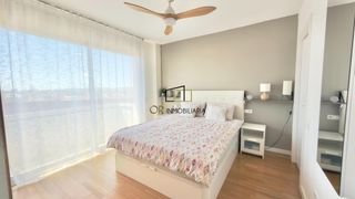 Appartement à Polígon Industrial Domenys. Ático dúplex de 4 habitaciones con terraza y balcón
