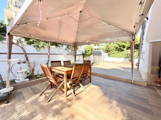 Casa in Creixell. Casa a cuatro vientos con 2 viviendas independientes y jardín en