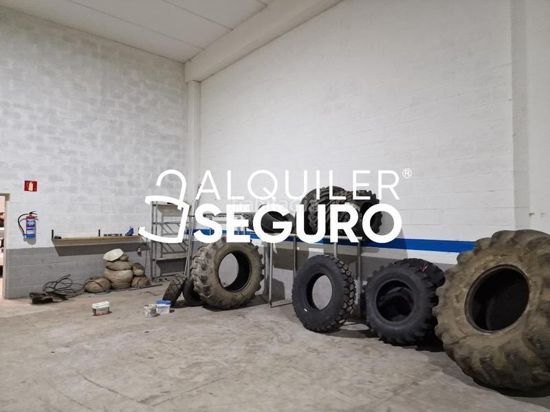 Foto 3a00aa44-98fa-4e08-bc66-177829e81dbe. Lloguer local comercial a Alonsotegi