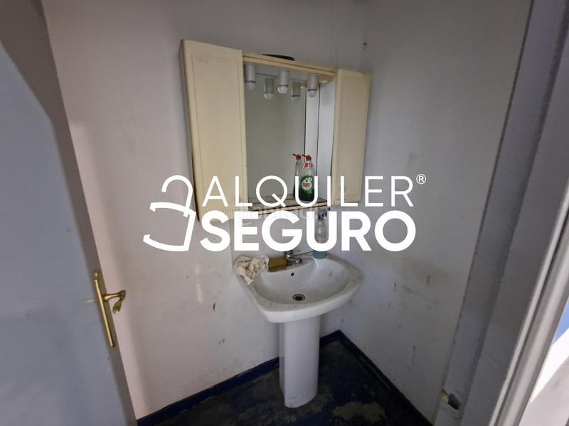 Foto 54f95538-1704-44a3-bf4f-f5fac44f87ee. Lloguer local comercial a Alonsotegi
