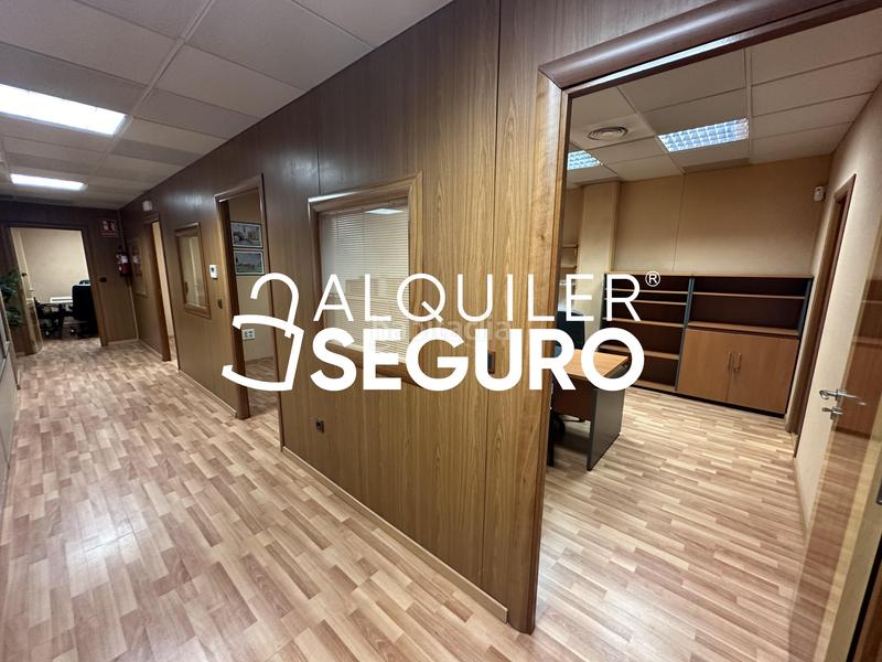 Foto 21cd9459-b29e-405c-bebf-c3334b2fb8f1. Alquiler local comercial local avicena en Getafe norte Getafe