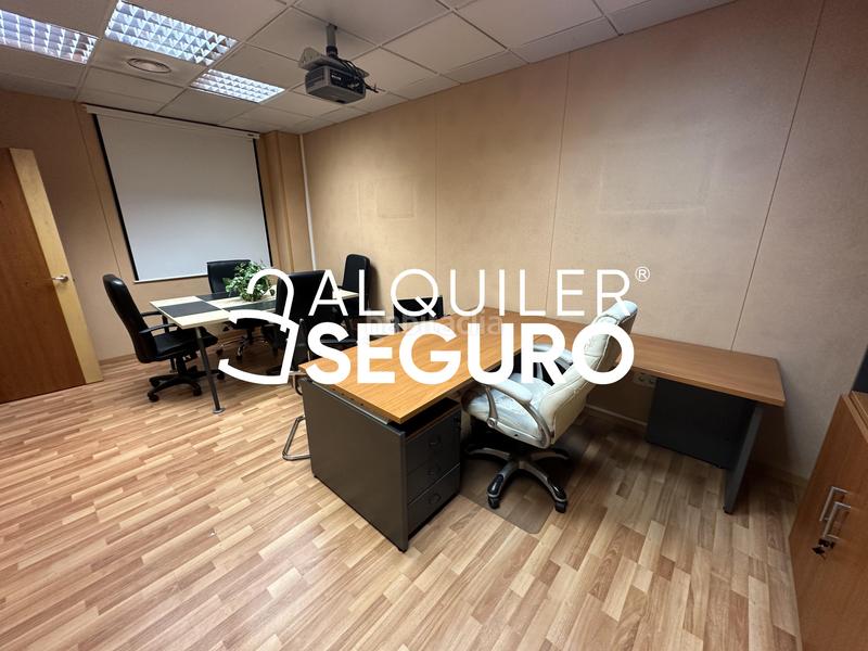 Foto 9b490a88-c57f-42bb-9e65-c3e8d2219322. Location local commercial dans Getafe norte Getafe